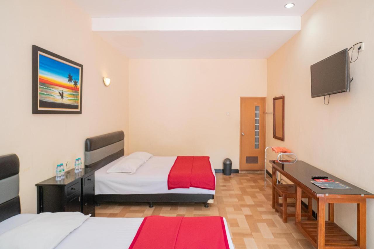 Hotel Reddoorz @ Panglima Sudirman Madiun Exterior foto