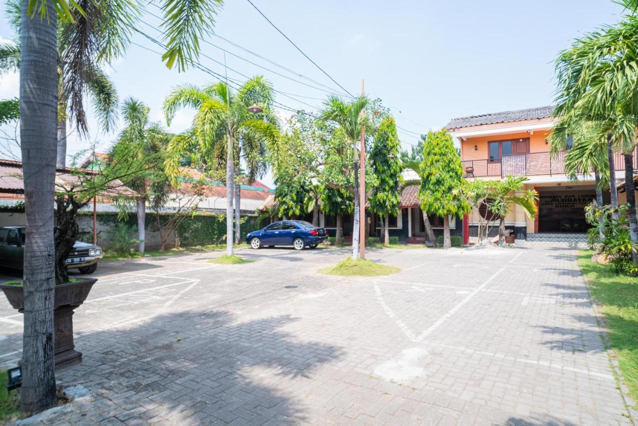 Hotel Reddoorz @ Panglima Sudirman Madiun Exterior foto